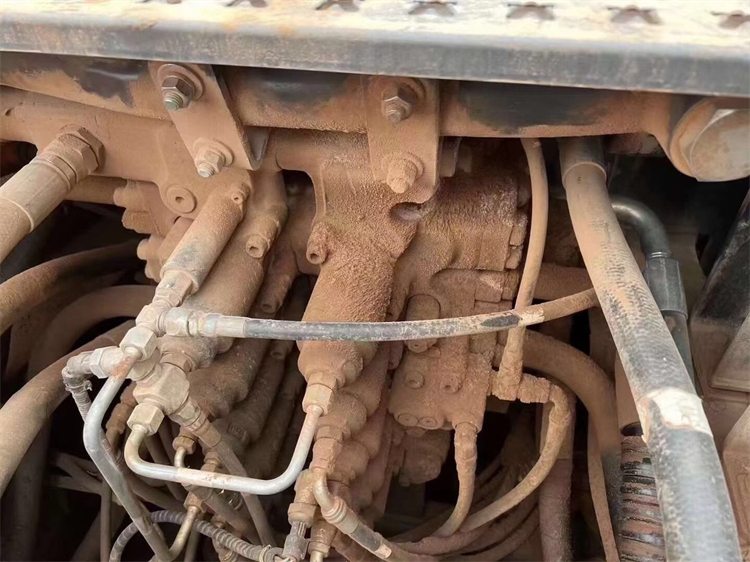 Doosan Engine 50 Ton Crawler Chain Excavator for Earth-moving and Stone Drilling