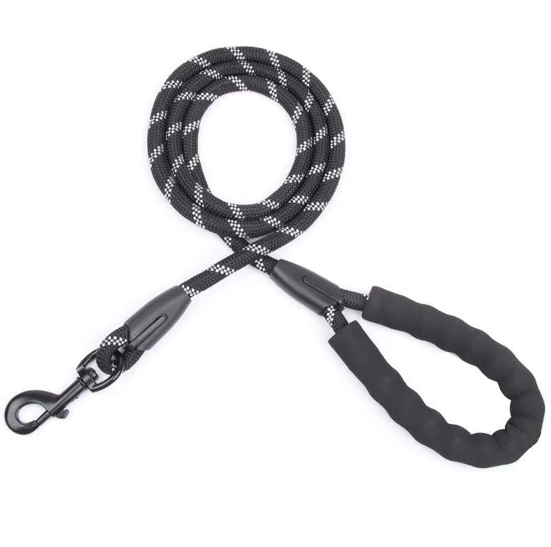 Pet Reflective Nylon Leash Explosion-Proof Flush Dog 1.5M Round Rope Foam Handle
