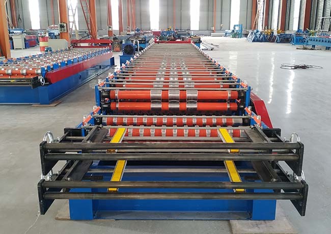 Customized Color Steel Roof Roll Forming Machine , Wall Panel Roll Forming Machine