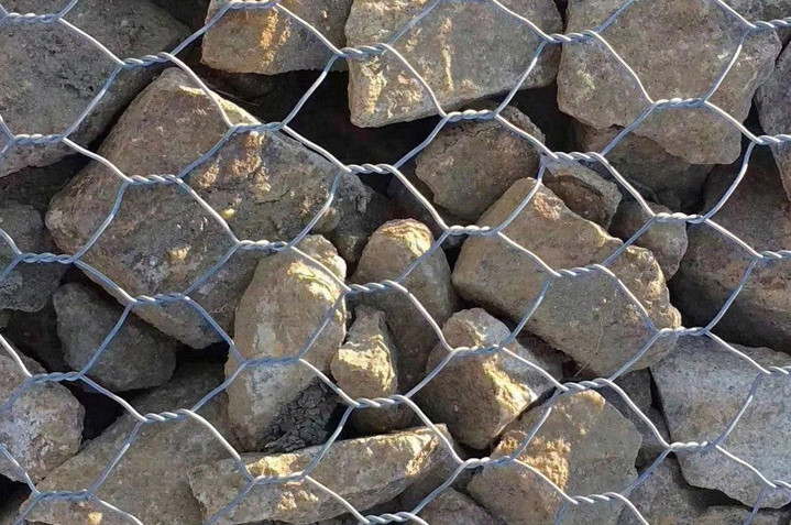 Heavy Zinc Coated Gabion Box With Tensile Strength 380-400MPa Packed On Pallet