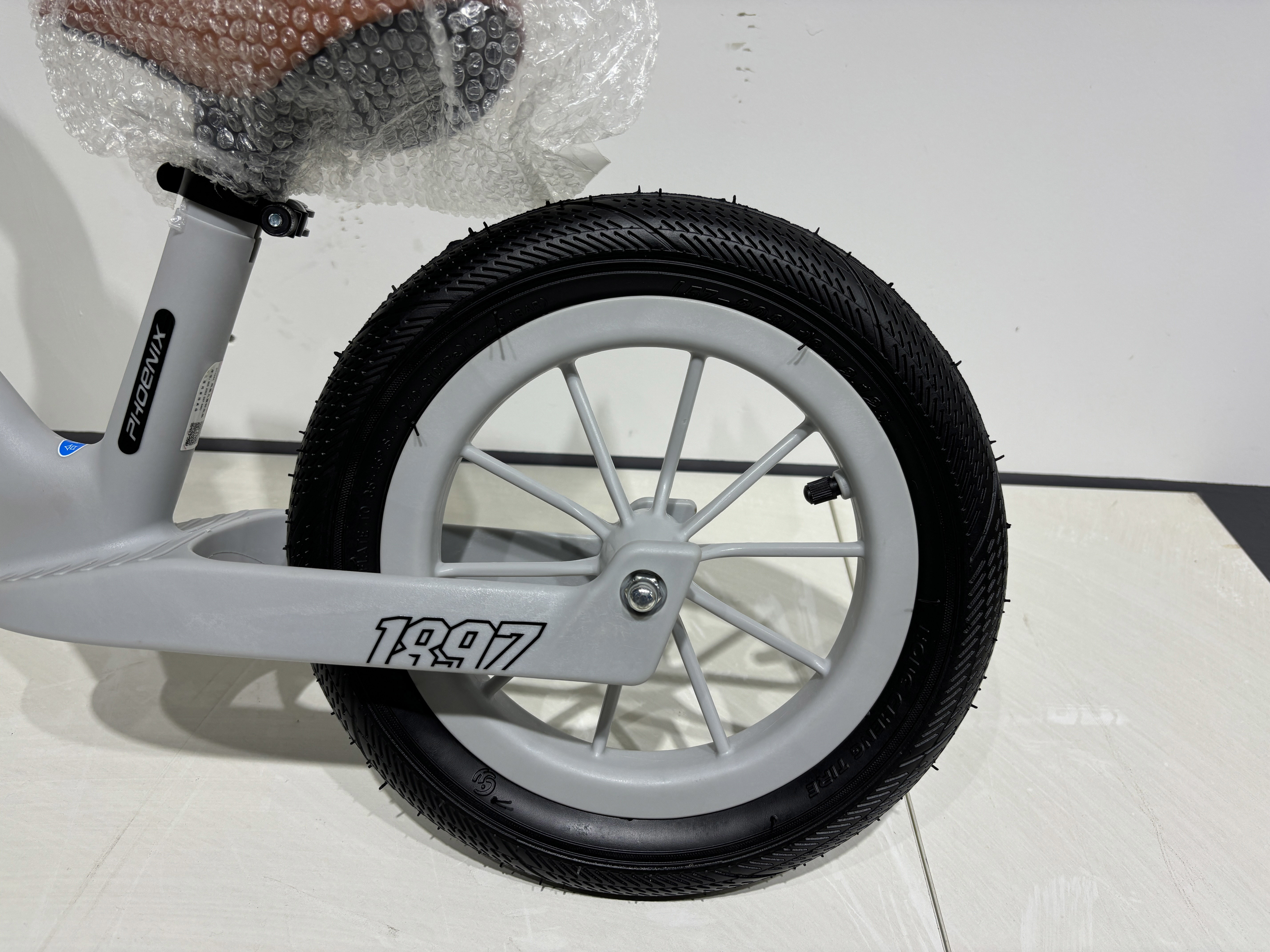 Air Filled Tires No Pedal Designed Balance Bike For Preschoolers Early Learning And Development