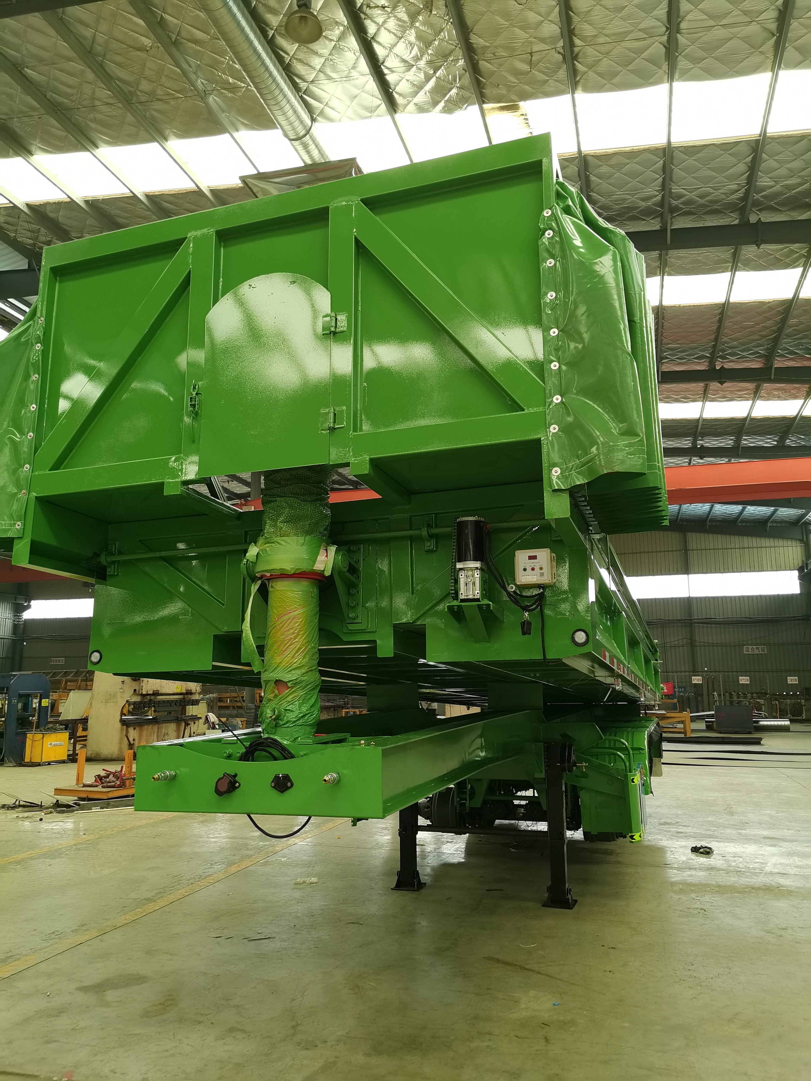 40 Tons 40 Cubic Meter Container Tipper Truck Semi Trailer Featuring 10 Leaf Spring