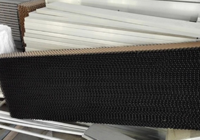 Excellent Durability Pig Farm Equipment Plastic Cooling Pad 1000-2500mm Length