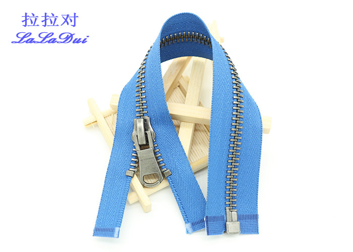 Silver Brass Teeth 25 Inch Metal Separating Zipper Customized For Sweater / Coats