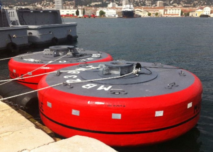 Colorful Ship Mooring Buoys Marine Navigation Buoys With Exterior Polyurea Coating