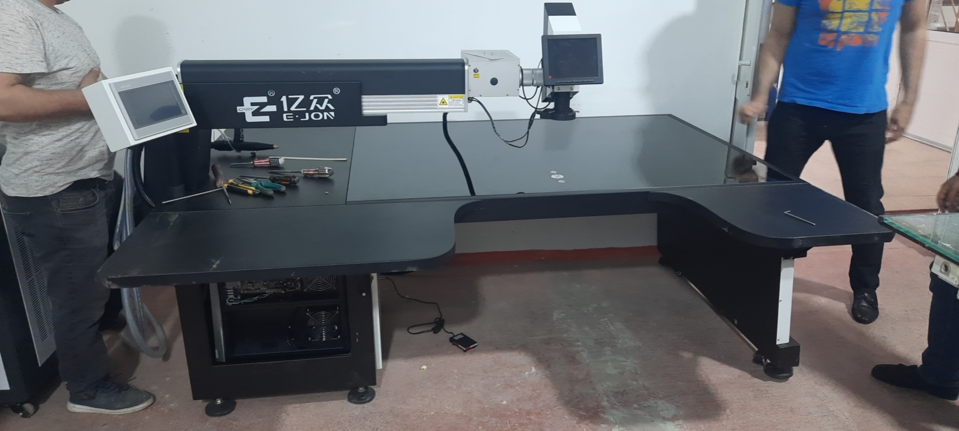 500w Table Welding With Handheld Gun Stainless Steel Laser Welding Machine