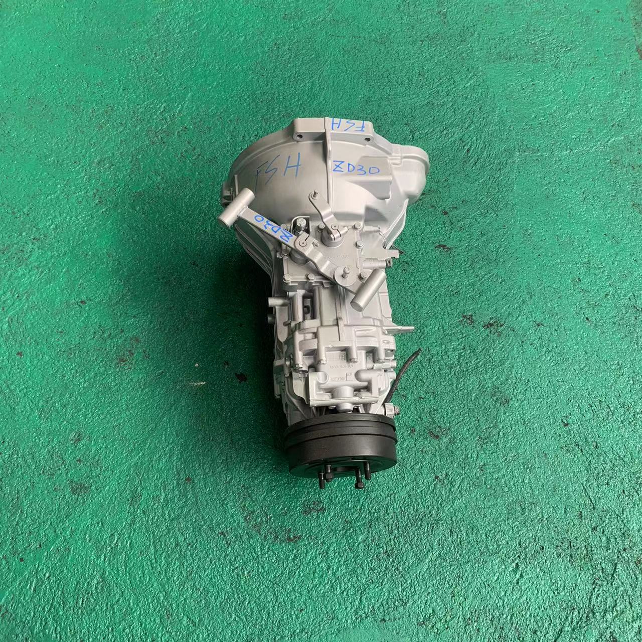 ISF2.8 Used Gearbox ZD30 Transmission for Mitsubishi ZF 2.0L Displacement and Durable
