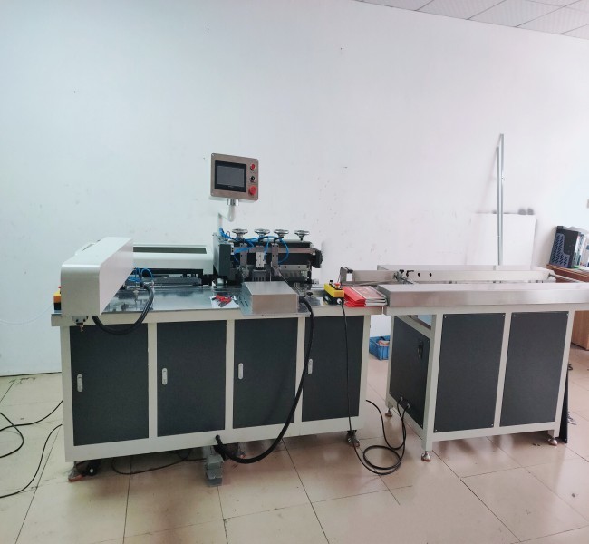 DWN-520 Automatic Feed /Punch Cover And Inner Seperately/ Adjust The Hole/Automatic Binding Machine