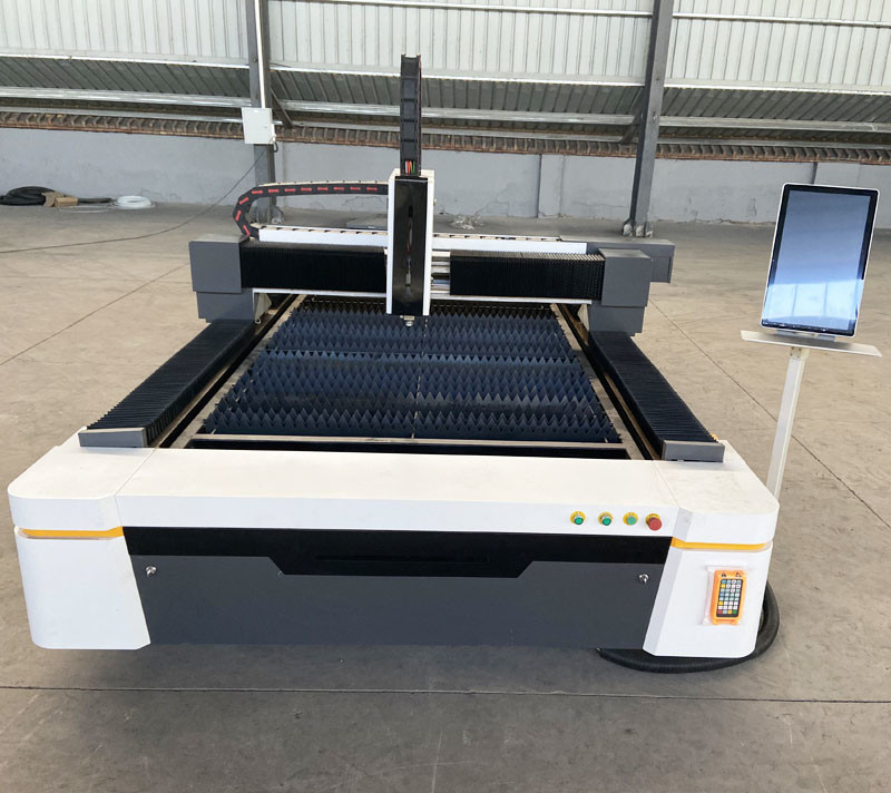 Raycus 1500W CNC Laser Cutting Machine High Accuracy