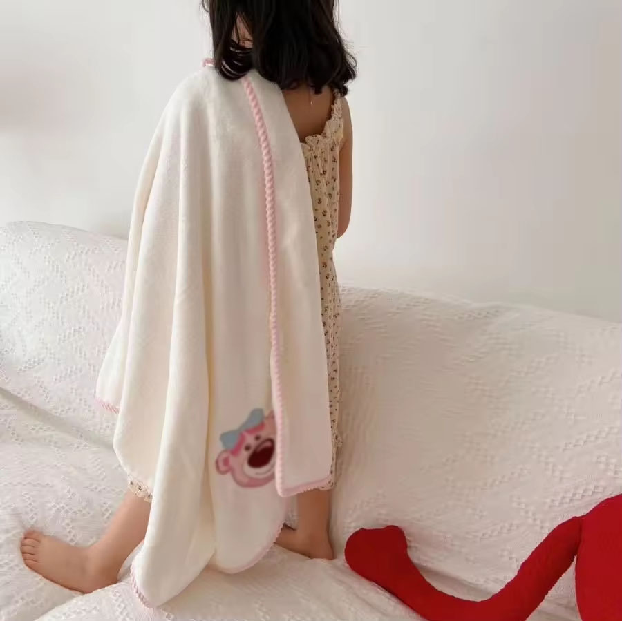 Super Strong Water Absorption Home Baby Bath Towel Set Coral Velvet Set with Cartoon Pattern