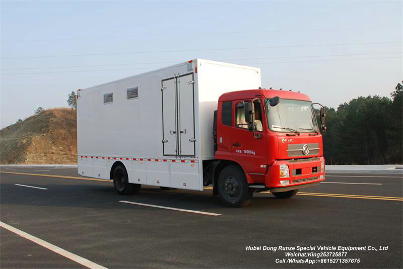 King Run Outdoor Logistics Shower Vehicle Customizing Special device: hot and cold water supply system, shower device
