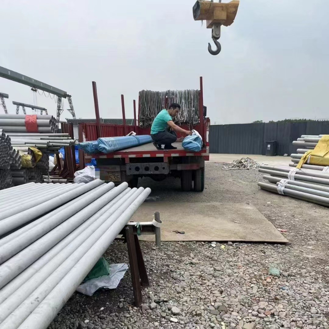Construction Stainless Steel Pipe with Polished Finish GB ASTM EN DIN Standard