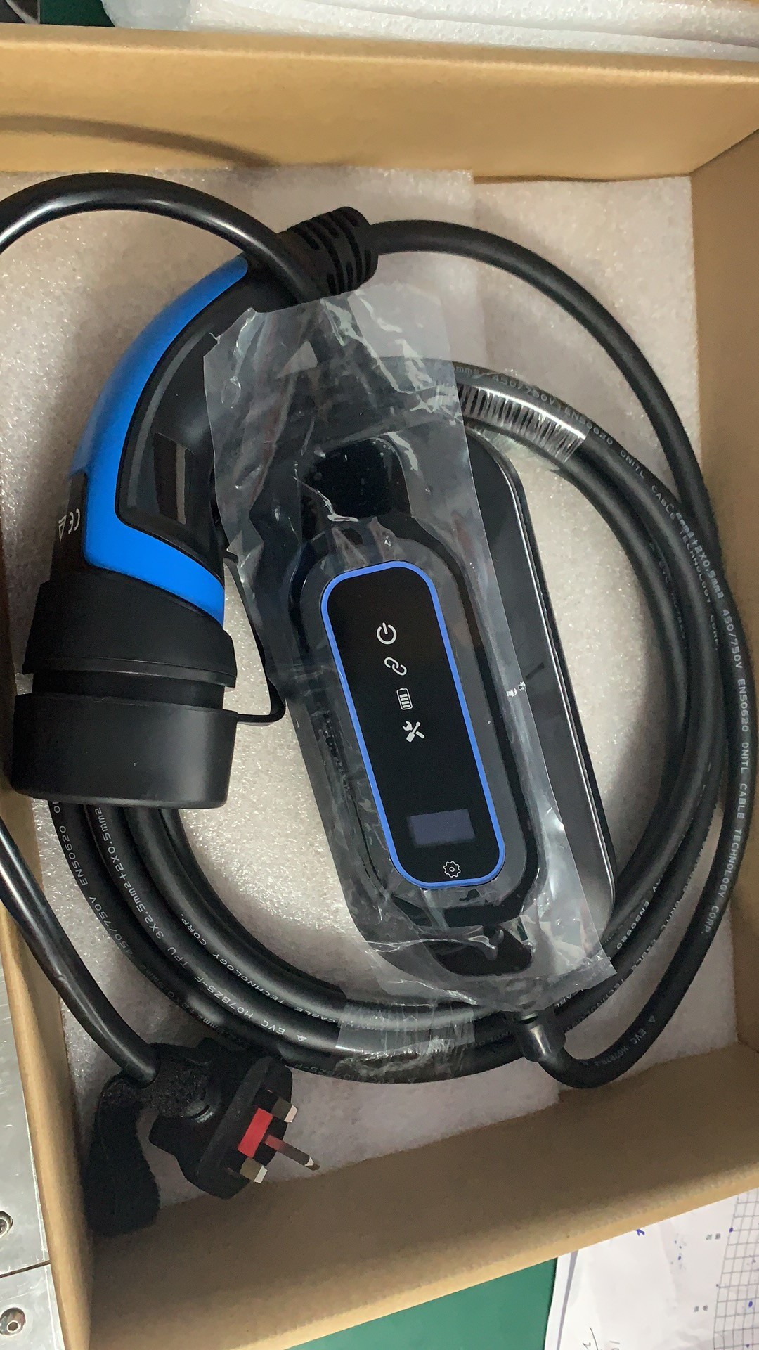 3.6KW 16A AC Type 2 Charger For EV IEC 62196 Home Used 5 Meter
