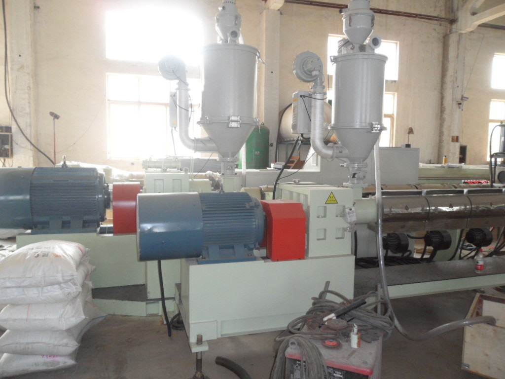 Three layer Wood Plastic Composite Extrusion Line WPC Contruction Template Making