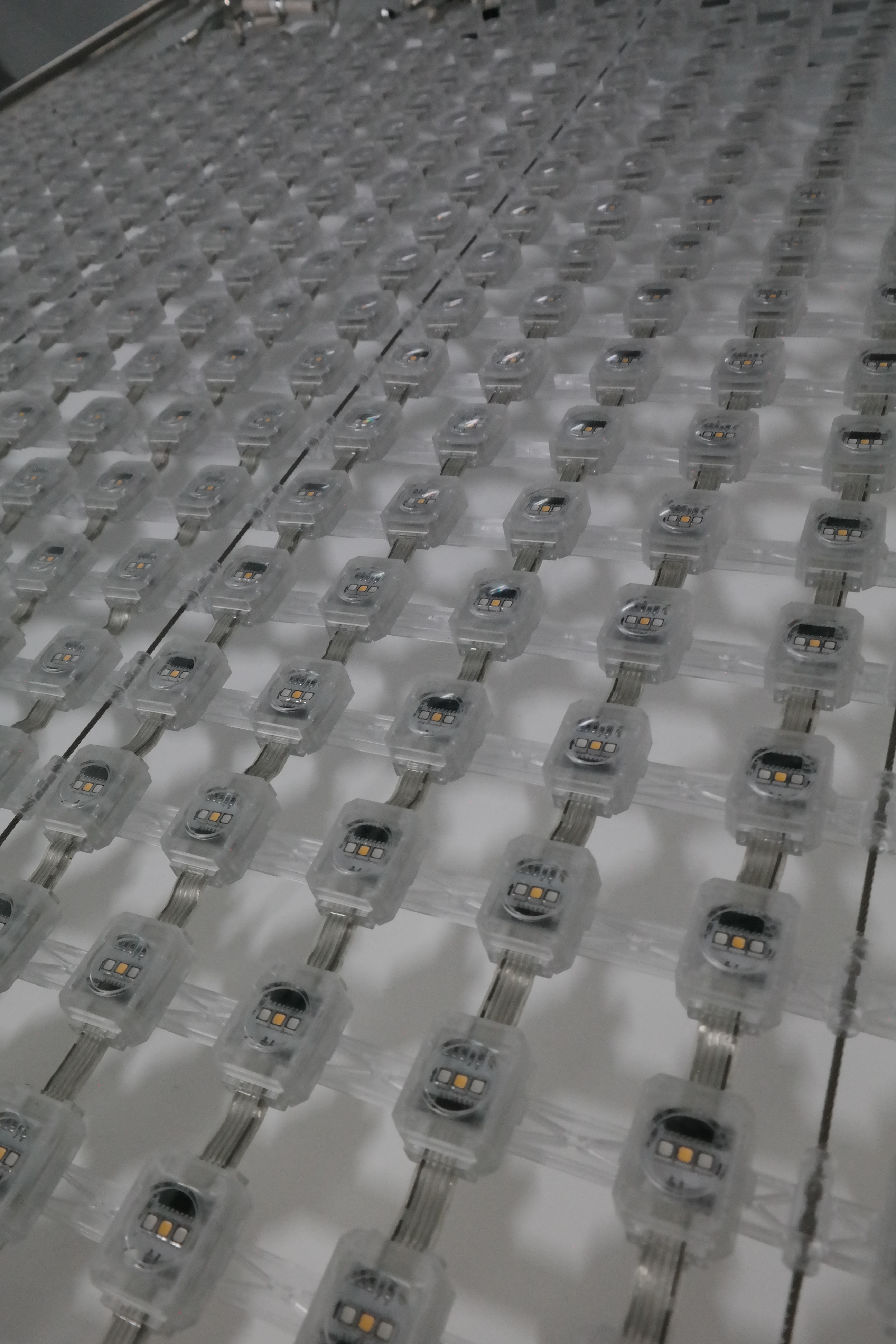P50 P100 RGBW LED Mesh Screen For Electronic Advertising Board Shopping Mall