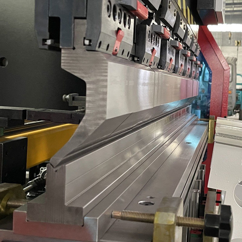 80T1600MM Hydraulic Press Brake CNC With DA53T 4+1 Axis Customized