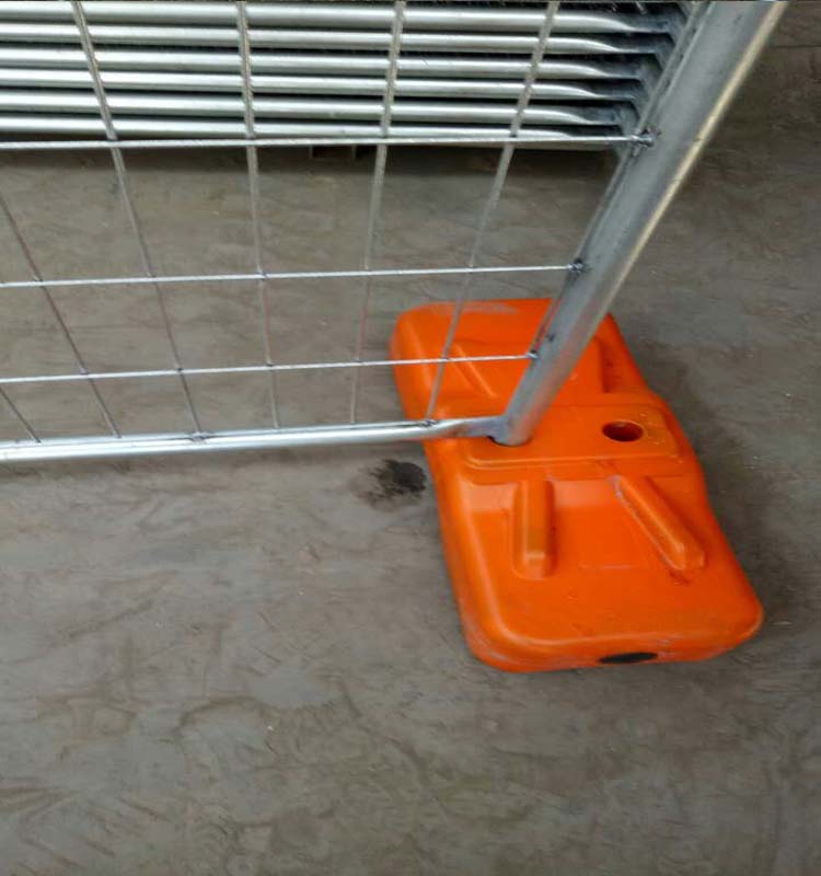 temporary fence feet6.jpg