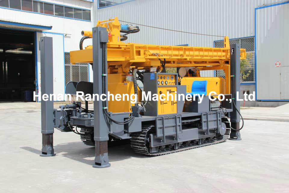 Pneumatic Water Well Drilling Machine 580m Drilling Depth 132KW Engine