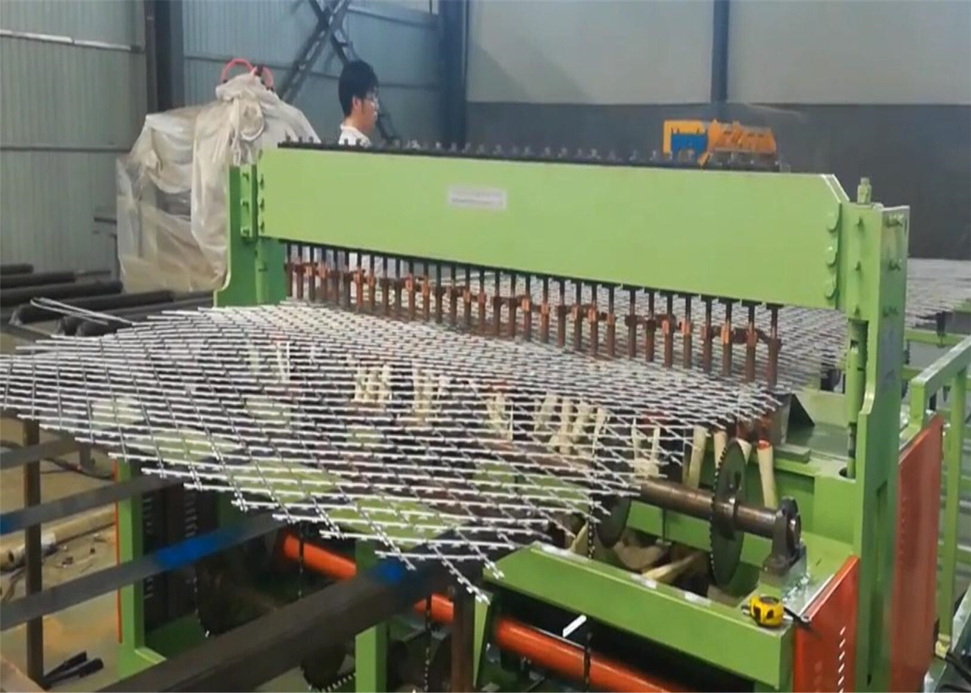 Rhombus Welded Razor Mesh Fence 150mmx300mm BT022 Hot dipped Galvanized