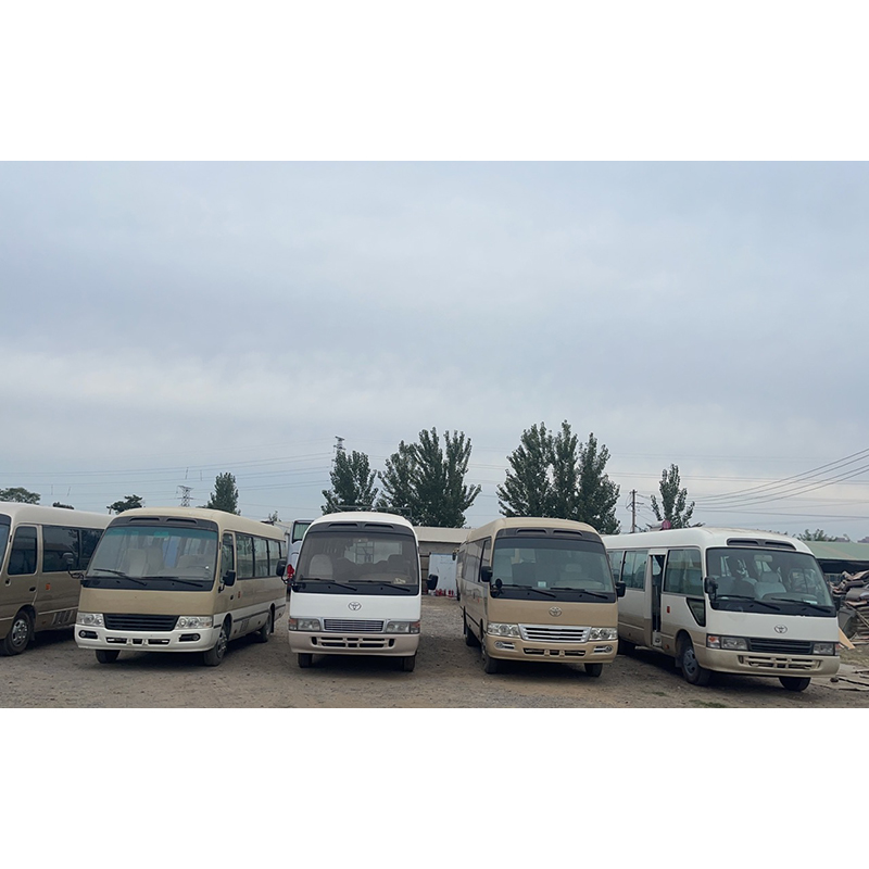 Used Diesel Engine Japan Roller Coaster Passenger LHD/RHD Bus with 4000 Displacement