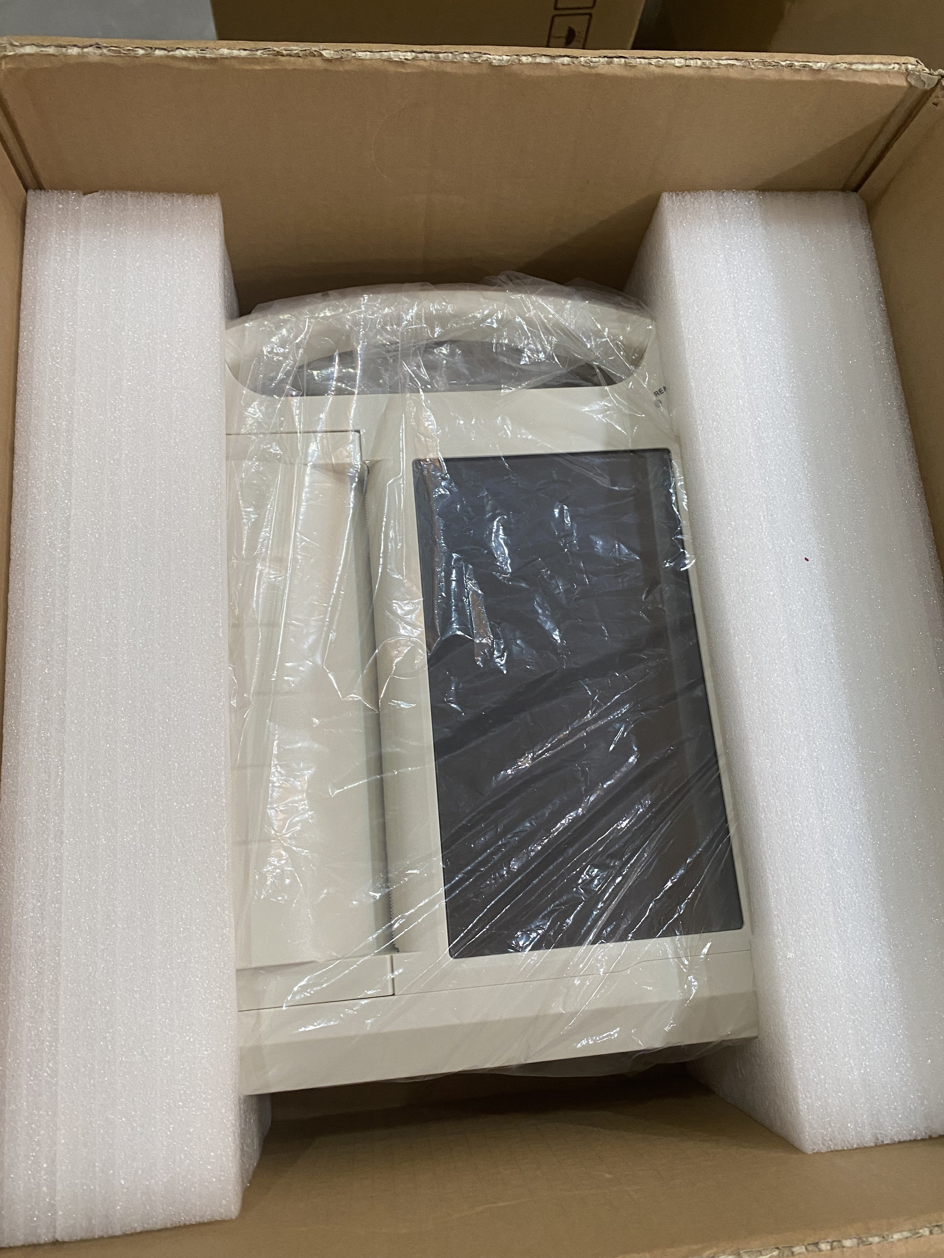 High Resolution Digital 12 Channel Portable ECG Machine With LCD Display