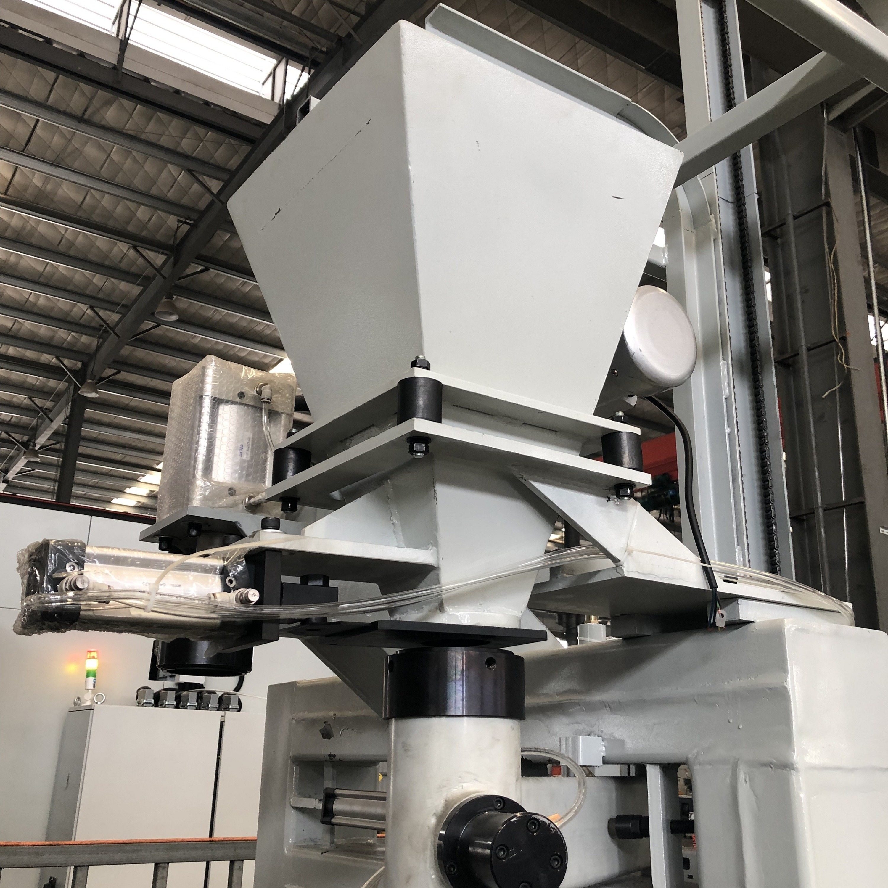 ISO Automatic Sand Core Shooting Machine For Brass Metal Faucet Foundry Casting