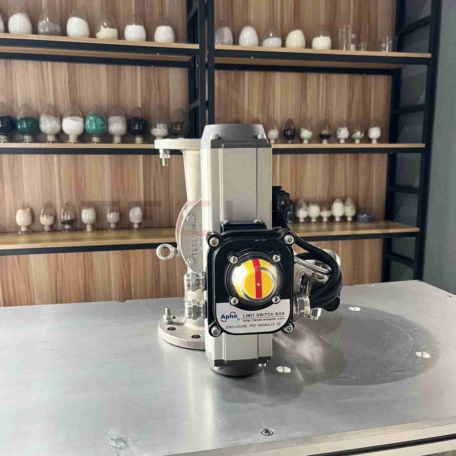 Plunger Type Three Way Pneumatic Diverter Valve For Powder Particle Conveying