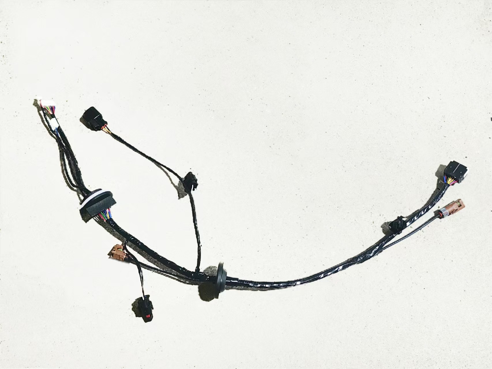 Waterproof IP68 Automotive Lighting Wiring Harness with Adjustable Wire Length