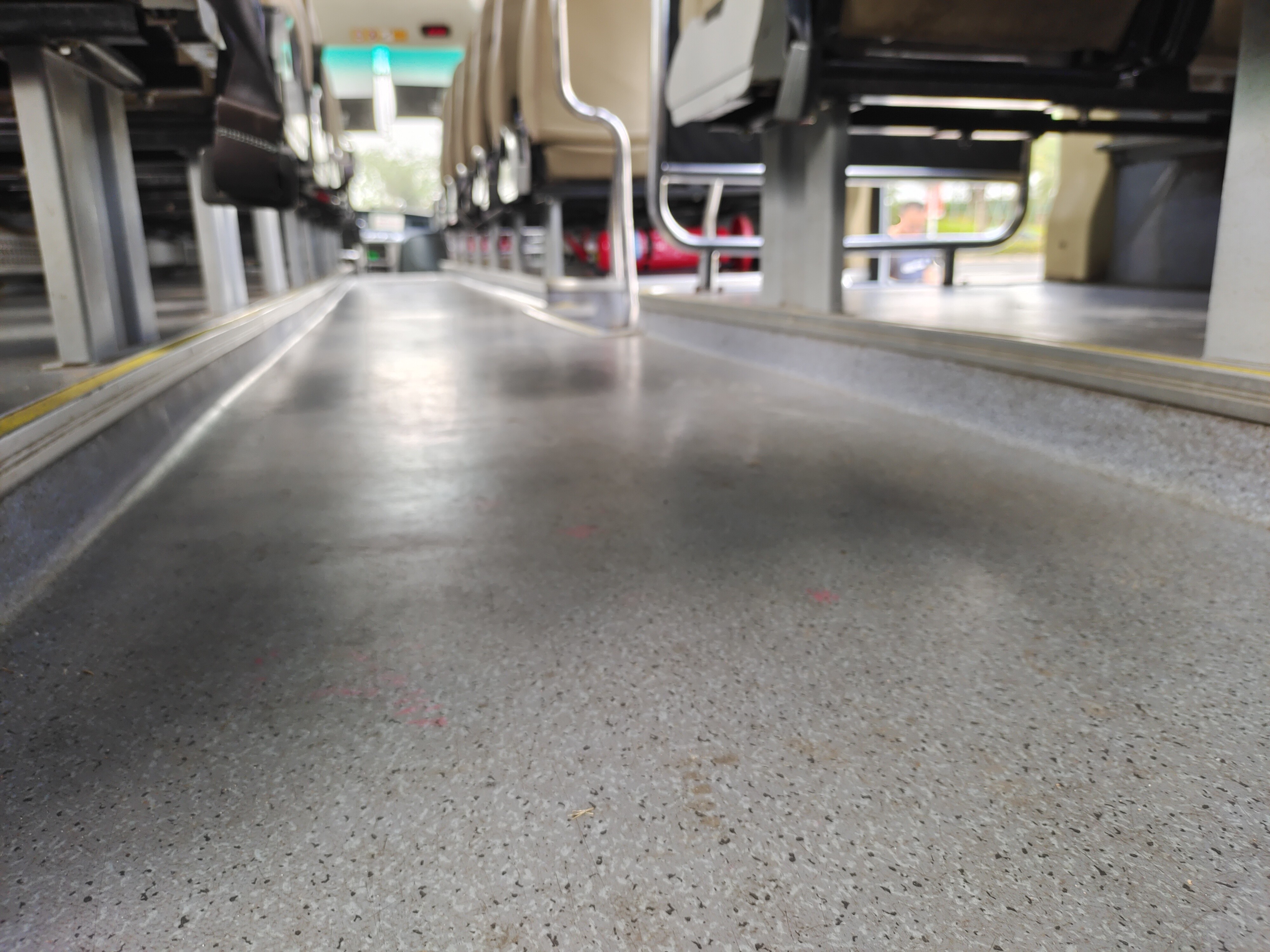 Passenger Buses Yutong ZK6122 90% Tourist Coach 55seater Plate Spring Suspension