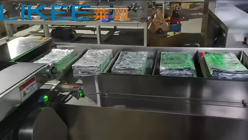 Automatic PLC Control Foil Paper Packing And Sealing Machine With Hot Melt Adhesive