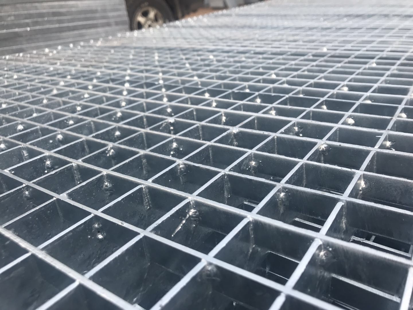 Hot Dipped Galvanized Press Locked And Welded Steel Grating Walkway