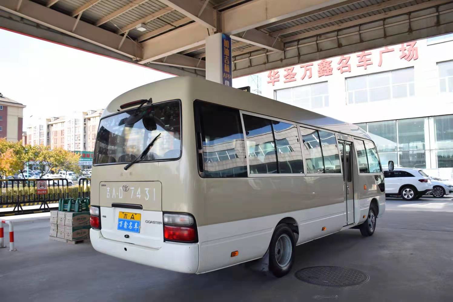 20 Seater Used Mini Bus Toyota Coaster coach For City Shuttle