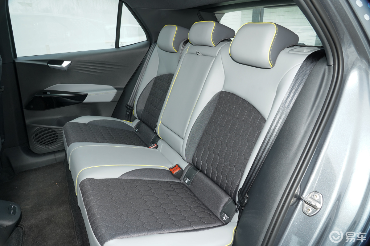 Compact Id3 Pro EV Cars 5 Door 5 Seater 170 Hp High Speed Vehicle
