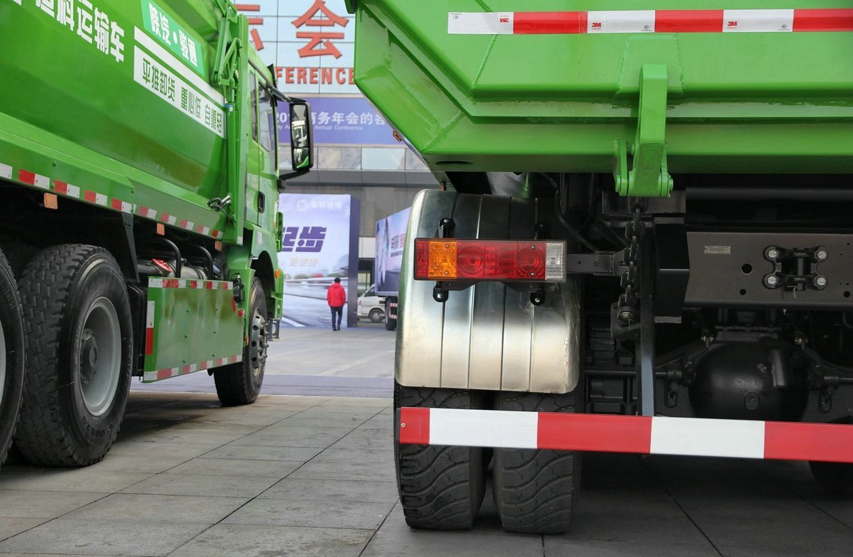 Dump Truck For Sale Cummis Engine 345hp Shacman Tipper Truck 6*4 Drive Mode LHD ＆RHD