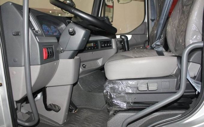 Red Color Dongfeng 2nd Hand Tipper Trucks With 6x4 Drive EURO 3 Diesel Engine