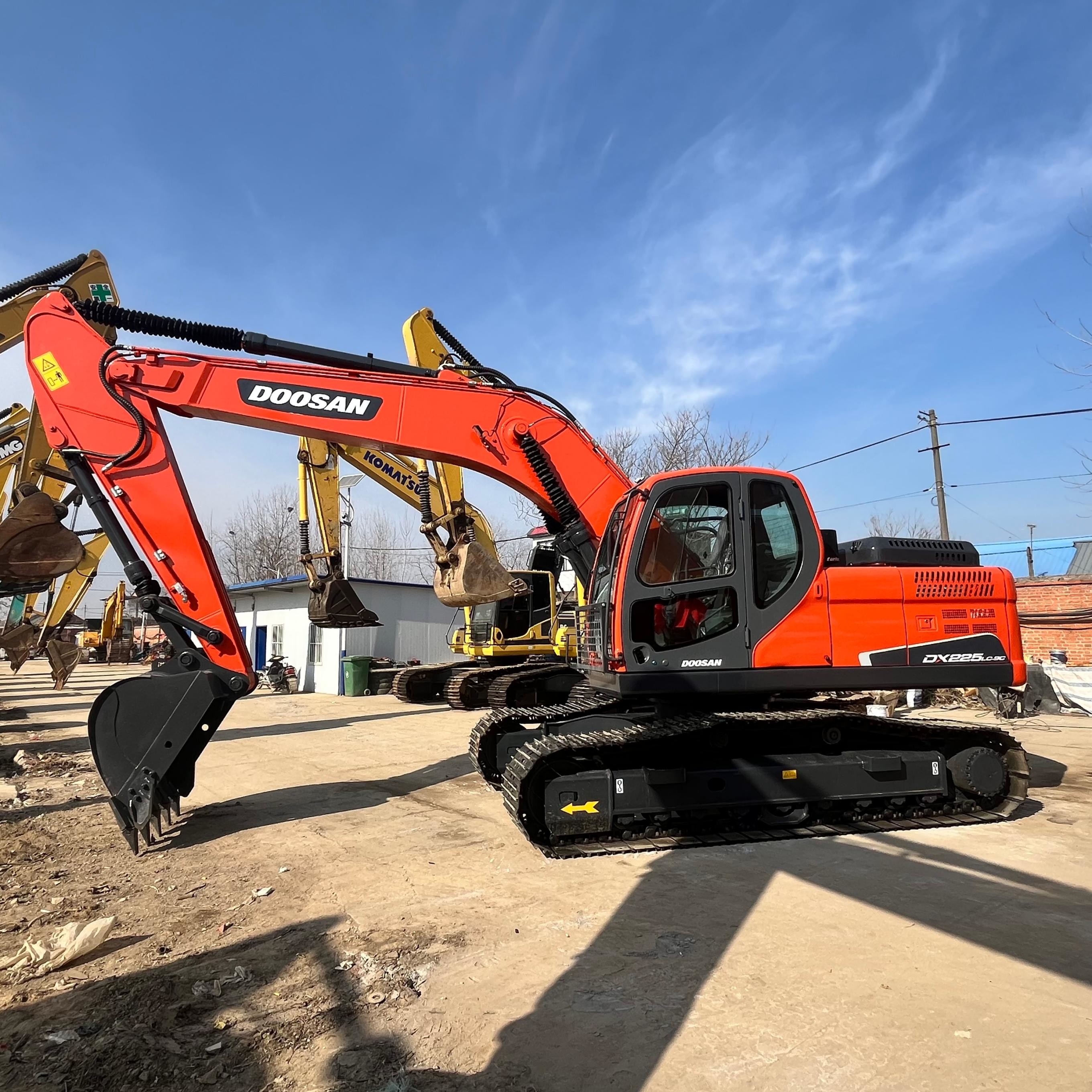 21500KG Doosan DX225 Used Backhoe Excavators Track Heavy Equipment Digger