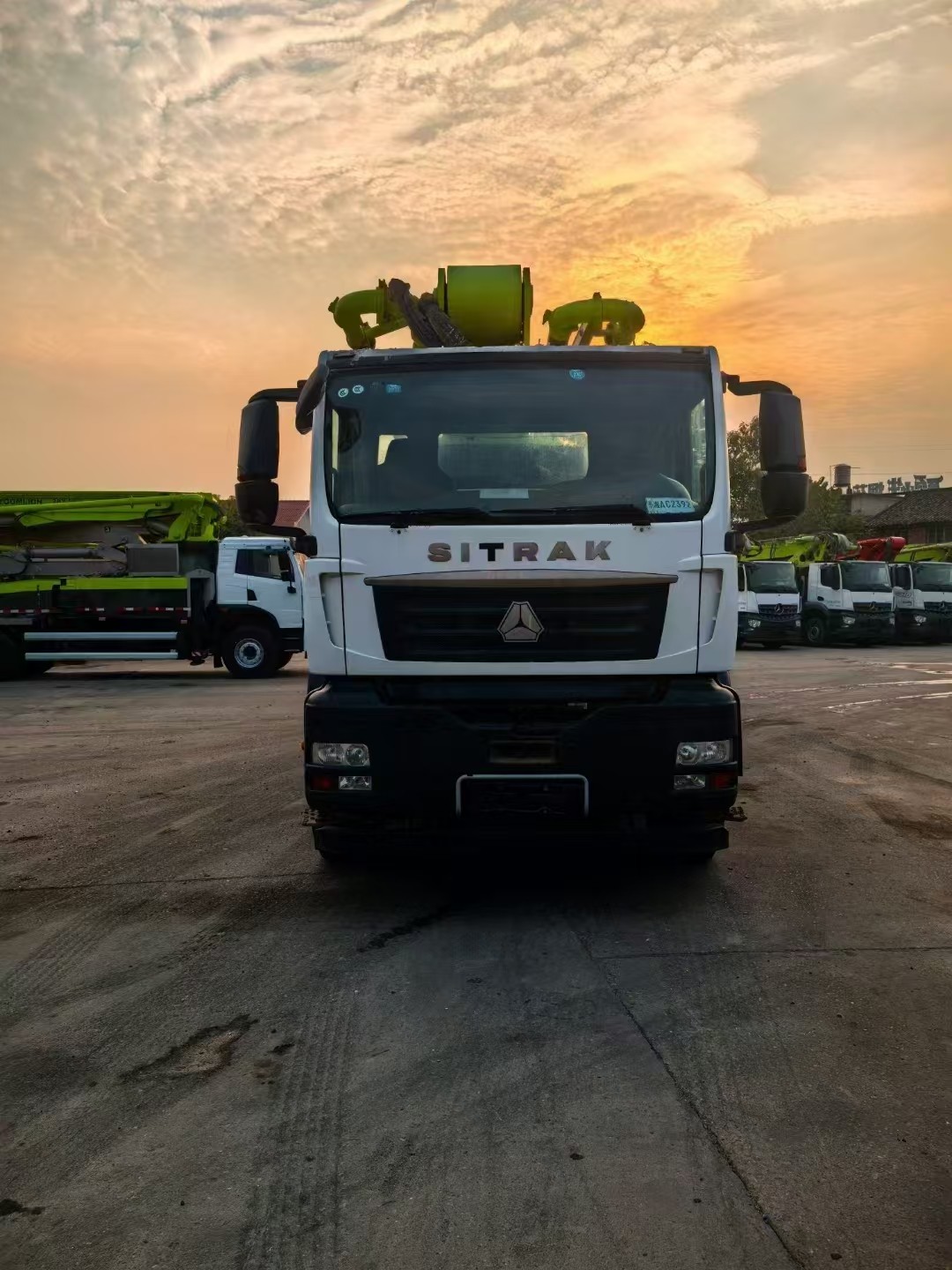 Zoomlion ZLJ5440THBKF 63m 2020 Sitrak Chassis White And Green Used Concrete Pump Truck In Good Condition