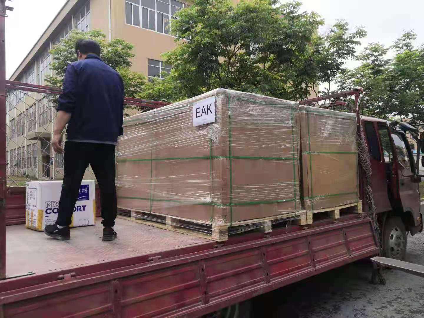 High quality solar inverter 5kw hybrid inverter EU version 230V 50/60HZ with wifi DC switch, work with lead acid batteries