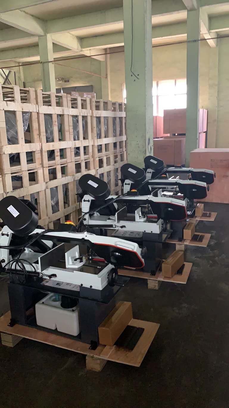 Portable Single Column BS 712N Metal Cutting Bandsaw Machine
