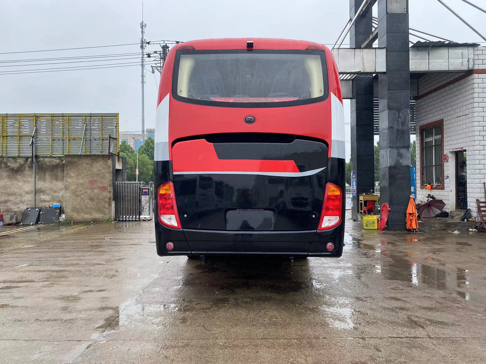 12m Diesel Buses with 12450*2550*3790mm Overall Dimensions and 295/80R22.5-18PR Tyres