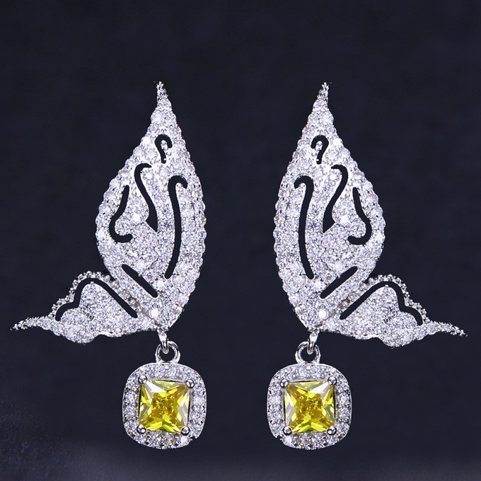 Fashion Women's Butterfly Earrings with Shiny CZ Stone Aesthetic Female Butterfly Earrings for Party Butterfly Jewelry