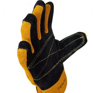 China Waterproof Firefighter Safety Gloves With Good Grip Para Aramid Lining on sale