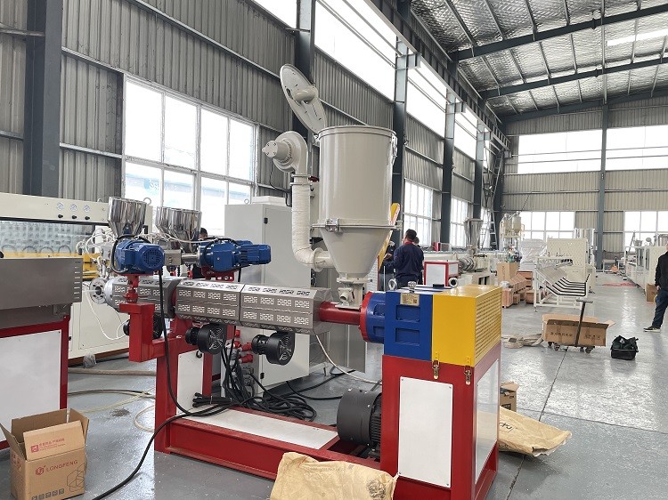 Sino Holyson HSJ-65/28 16-50mm PVC Clear Water Hose Making Machine