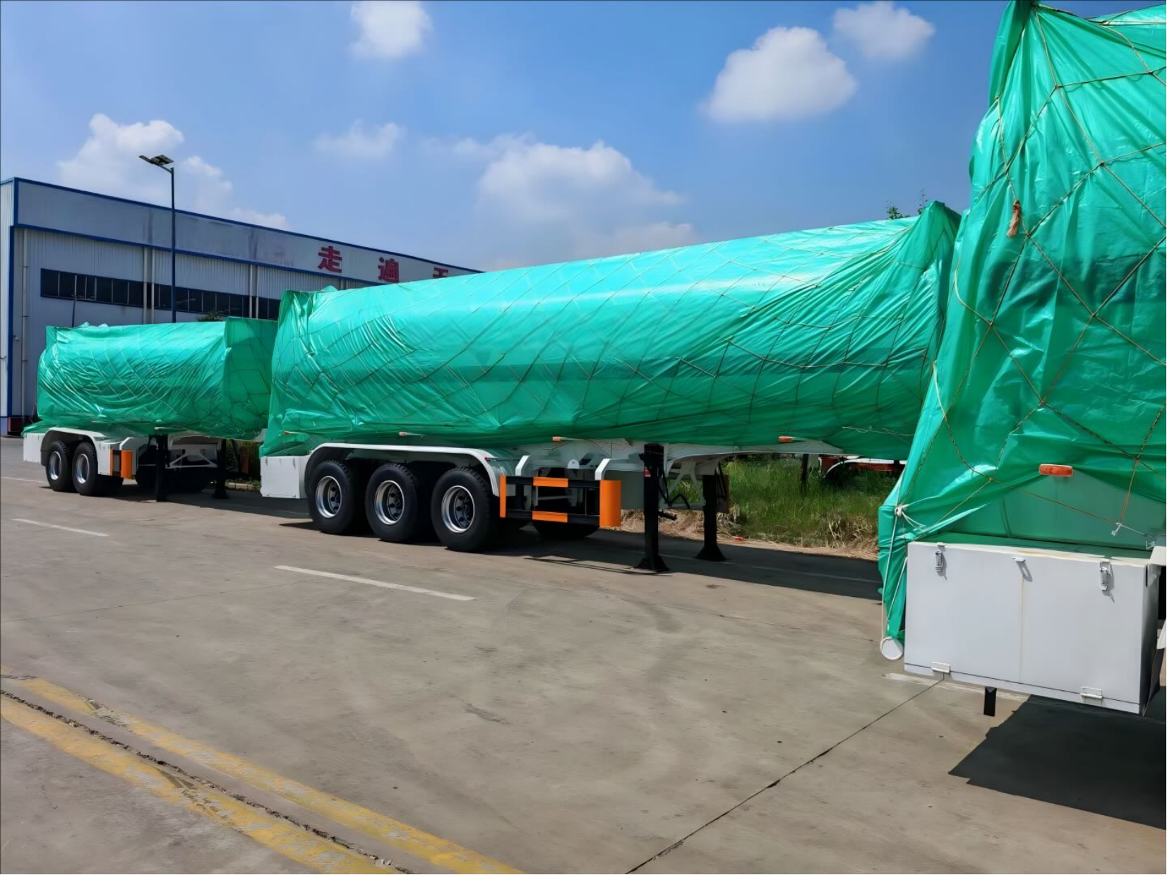 CIMC 3 axis iron S30408 11450*2500*3900mm total mass 40T curb mass 8200 use EHA dish end 4.5mm thickness ordinary liquid tank