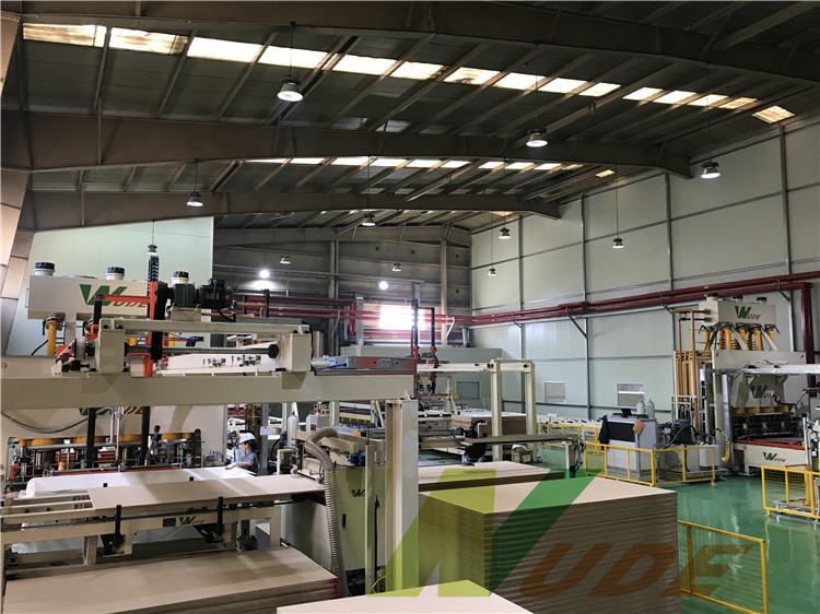 HDF Board Short Cycle Laminating Hot Press , Melamine Paper Laminating Machine