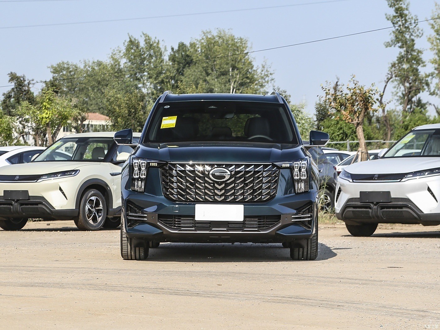 GAC Trumpchi GS8 Long Range New Energy Midsize Suv Hybrid With 2.0T L4 Turbocharged Engine