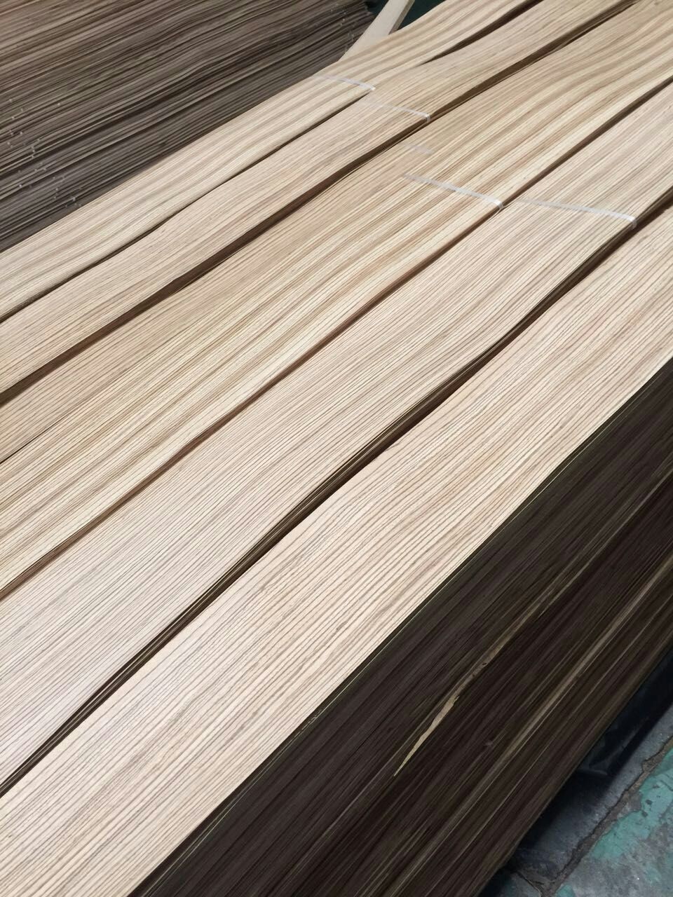 Quarter Zebrano Sliced Veneer Zebrano Natural Wood Veneers for Furniture Doors Paneling Cabinets Furnishings