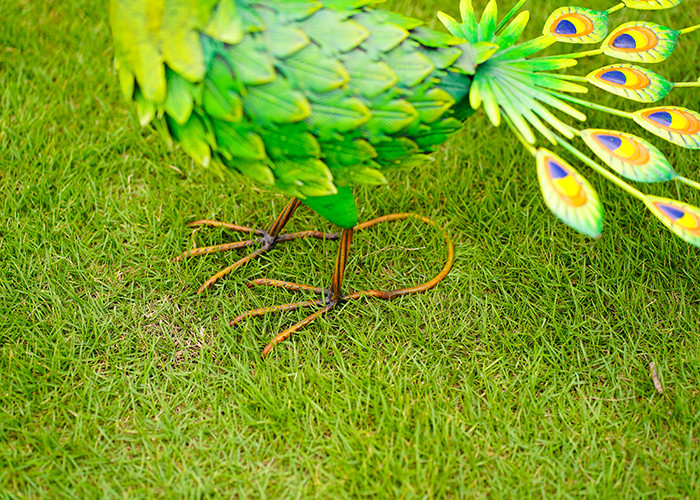 Green Metal Peacock Lawn Ornament Modern Animal Garden Decoration