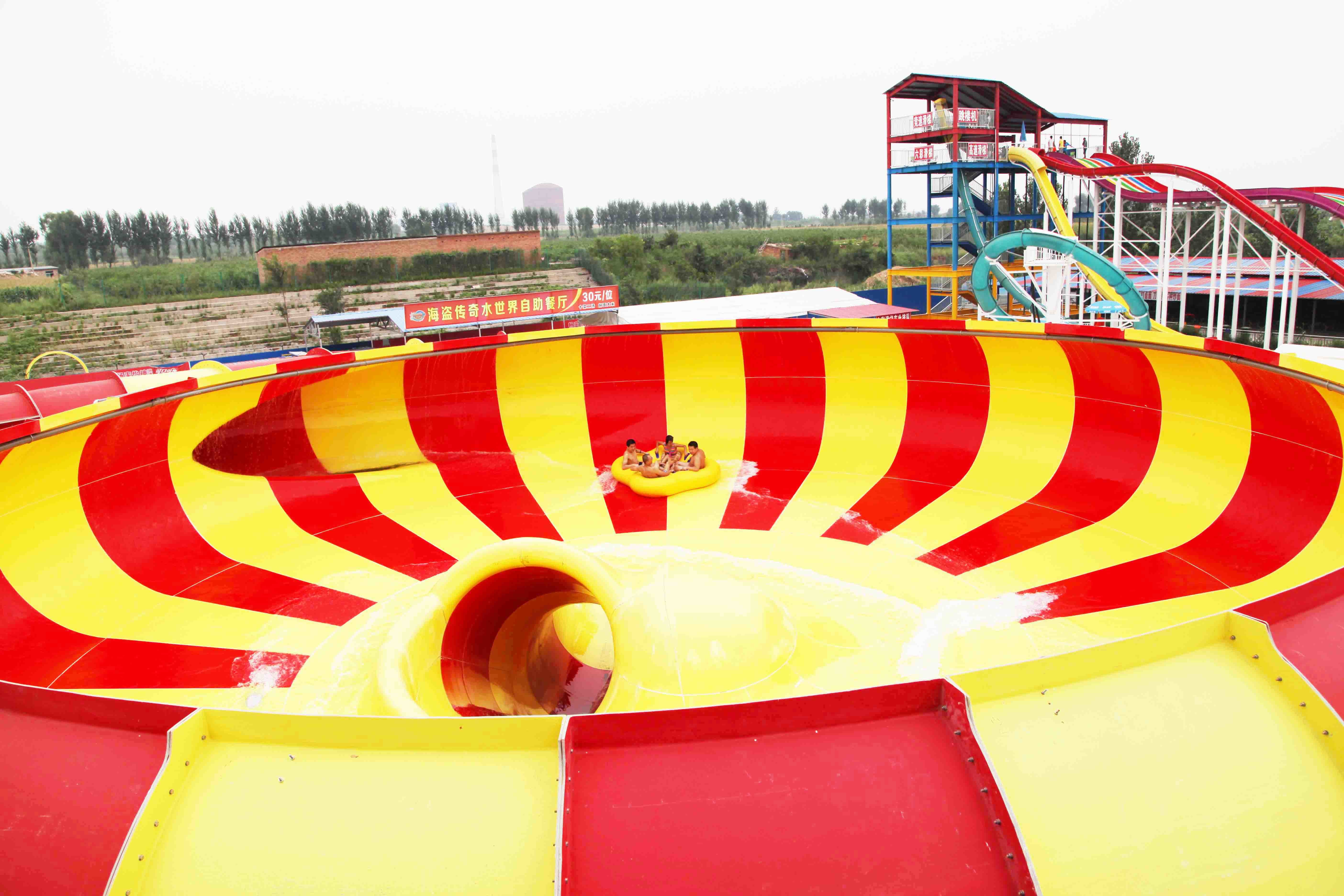 High Capacity Aqua Park Equipment Space Bowl Water Slide With 720 Riders / H