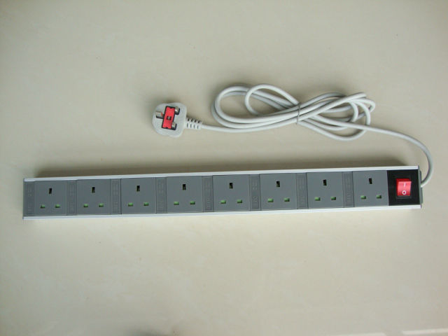 1 port outlet with switch Power Strips, UK Power Distribution Units and Extension Cords